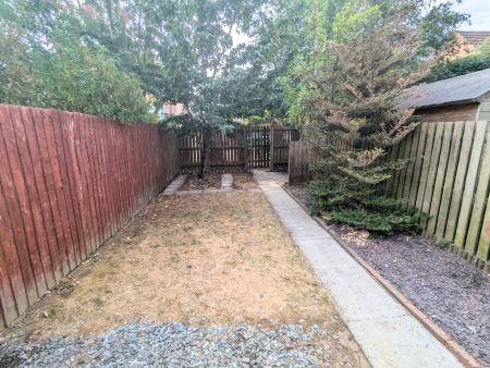 3 bedroom Town house to let in Byland Close, Bunkers Hill, Lincoln, LN2