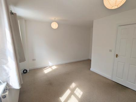 3 bedroom Town house to let in Byland Close, Bunkers Hill, Lincoln, LN2