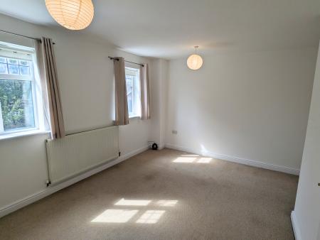 3 bedroom Town house to let in Byland Close, Bunkers Hill, Lincoln, LN2