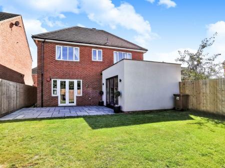 4 bedroom Detached house to let in Winchester Court, North Hykeham, LN6