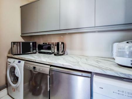 4 bedroom Detached house to let in Winchester Court, North Hykeham, LN6