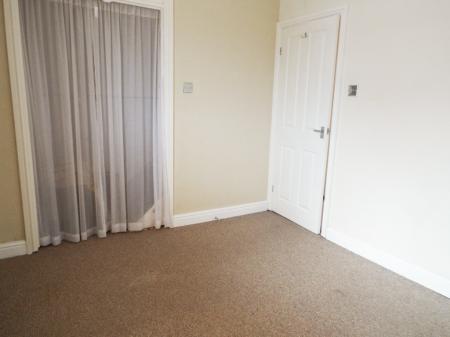 2 bedroom Semi-detached house to let in Falklands Close, Ermine West, Lincoln, LN1