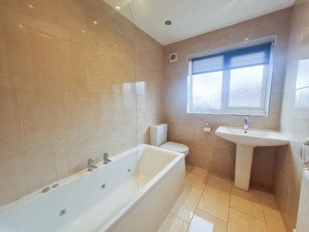 2 bedroom Semi-detached house to let in Falklands Close, Ermine West, Lincoln, LN1