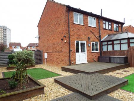 2 bedroom Semi-detached house to let in Falklands Close, Ermine West, Lincoln, LN1