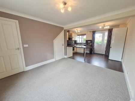 2 bedroom Semi-detached house to let in Falklands Close, Ermine West, Lincoln, LN1