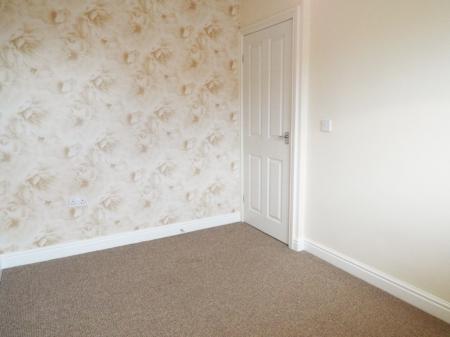 2 bedroom Semi-detached house to let in Falklands Close, Ermine West, Lincoln, LN1