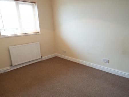 2 bedroom Semi-detached house to let in Falklands Close, Ermine West, Lincoln, LN1