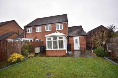 3 bedroom Flat to let in Cadwell Close, Doddington Park, LN6