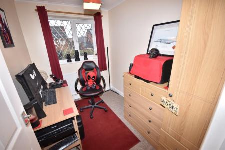 3 bedroom Flat to let in Cadwell Close, Doddington Park, LN6