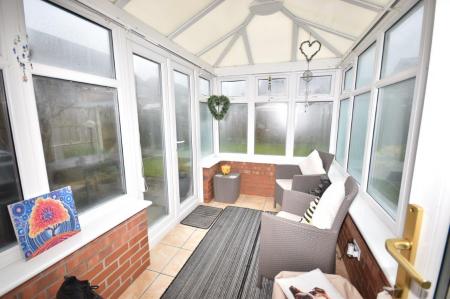 3 bedroom Flat to let in Cadwell Close, Doddington Park, LN6