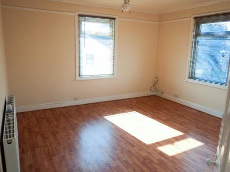 2 bedroom Flat to let in High Street, Saxilby, LN1