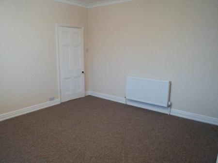 2 bedroom Flat to let in High Street, Saxilby, LN1