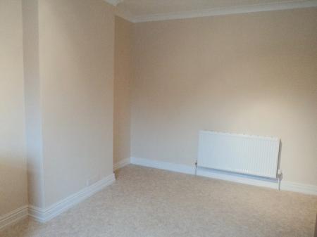 2 bedroom Flat to let in High Street, Saxilby, LN1