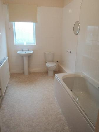 2 bedroom Flat to let in High Street, Saxilby, LN1