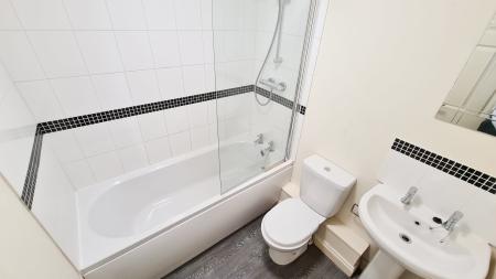 2 bedroom Semi-detached house to let in Mill Lane, North Hykeham, LN6