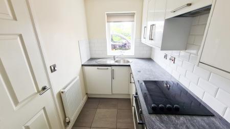 2 bedroom Semi-detached house to let in Mill Lane, North Hykeham, LN6