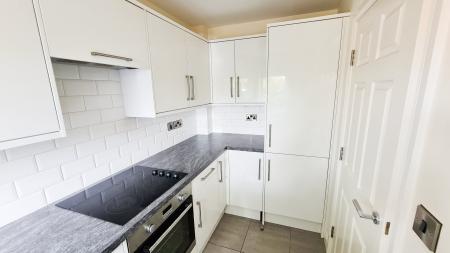 2 bedroom Semi-detached house to let in Mill Lane, North Hykeham, LN6
