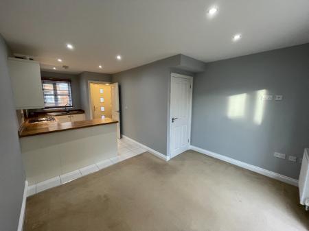 2 bedroom Town house to let in Dunkirk Road, Lincoln, LN1