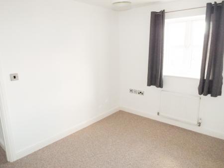 3 bedroom Semi-detached house to let in Hadrians Walk, North Hykeham, LN6