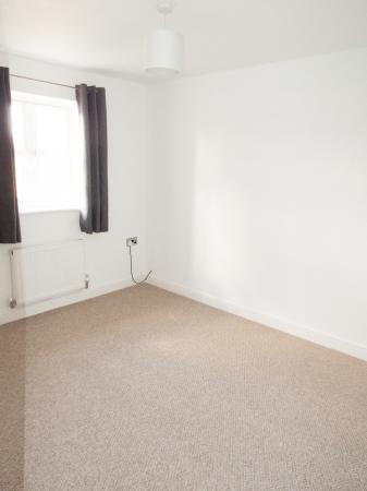 3 bedroom Semi-detached house to let in Hadrians Walk, North Hykeham, LN6
