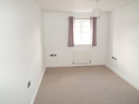 3 bedroom Semi-detached house to let in Hadrians Walk, North Hykeham, LN6