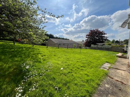 2 bedroom Flat to let in Park Crescent, Washingborough, LN4