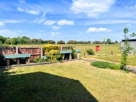 3 bedroom Detached house to let in Laney Close, Glebe Park, LN2
