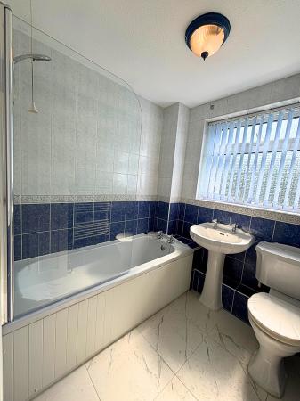 3 bedroom Detached house to let in Laney Close, Glebe Park, LN2
