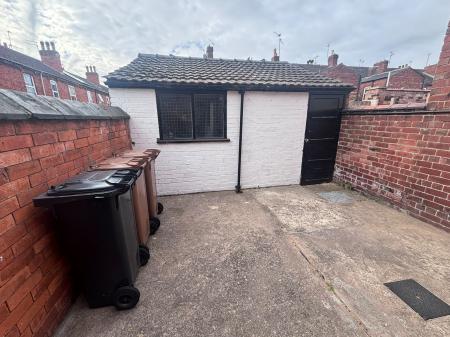 3 bedroom Terraced House to let in Kirkby Street, Lincoln, LN5