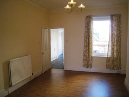 4 bedroom Terraced House to let in Newark Road, Lincoln, LN5