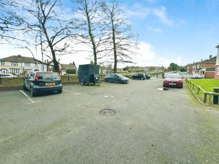 2 bedroom Apartment to let in Birmingham New Road, Coseley, Wolverhampton, WV14