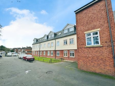 2 bedroom Apartment to let in Birmingham New Road, Coseley, Wolverhampton, WV14