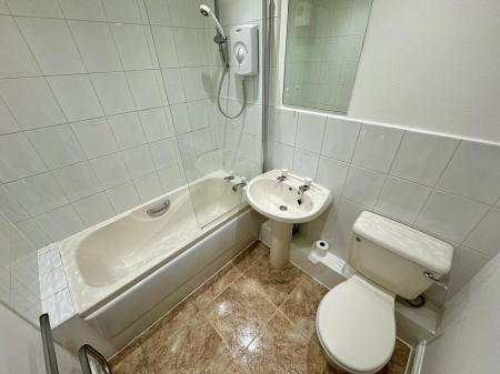 2 bedroom Apartment to let in Birmingham New Road, Coseley, Wolverhampton, WV14