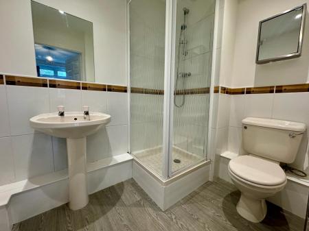 2 bedroom Apartment to let in Birmingham New Road, Coseley, Wolverhampton, WV14