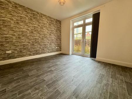 2 bedroom Apartment to let in Birmingham New Road, Coseley, Wolverhampton, WV14