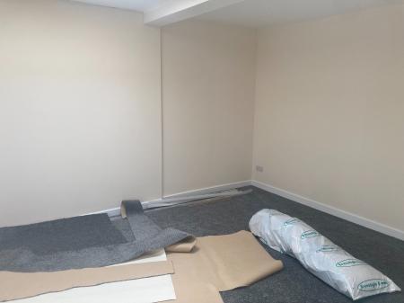 1 bedroom Flat to let in High Street, Wolverhampton, WV11