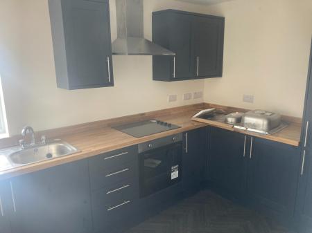 1 bedroom Flat to let in High Street, Wolverhampton, WV11