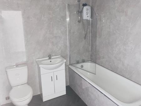 1 bedroom Flat to let in High Street, Wolverhampton, WV11