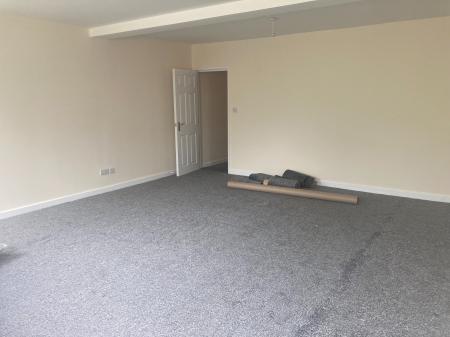 1 bedroom Flat to let in High Street, Wolverhampton, WV11