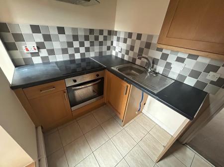 1 bedroom Flat to let in Queen Square, Wolverhampton, WV1