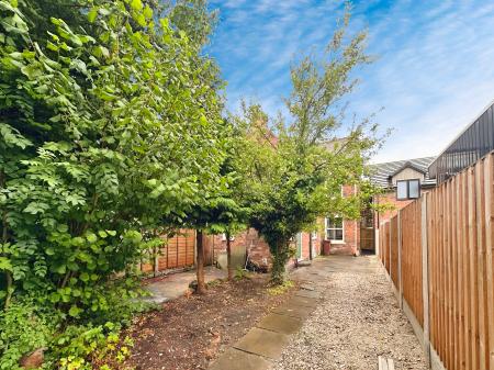 3 bedroom Semi-detached house for sale in Amos Lane, Wednesfield, Wolverhampton, WV11