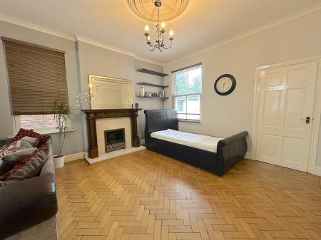 3 bedroom Semi-detached house for sale in Amos Lane, Wednesfield, Wolverhampton, WV11