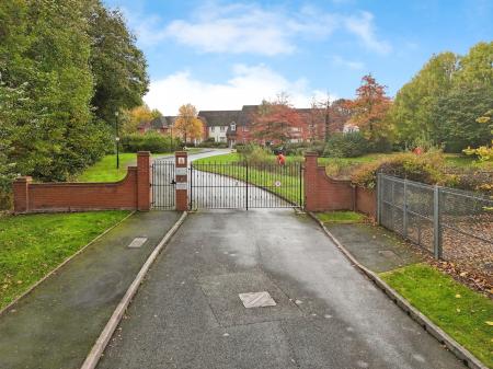 2 bedroom Apartment for sale in Beaumont House, Old Stafford Road, Coven