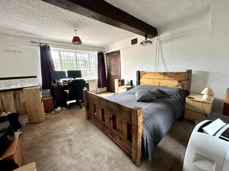 4 bedroom Detached house for sale in Birches Barn Road, Wolverhampton, WV3