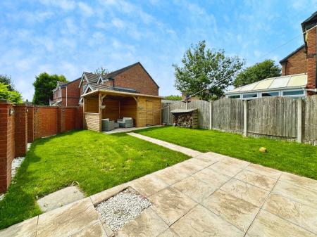 5 bedroom Detached house for sale in Bluebell Crescent, Wednesfield, Wolverhampton, WV11