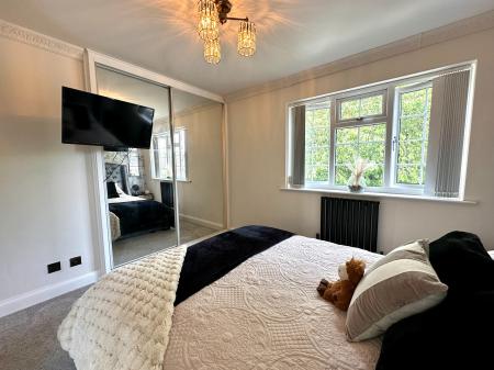 5 bedroom Detached house for sale in Bluebell Crescent, Wednesfield, Wolverhampton, WV11