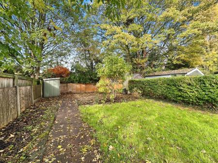 3 bedroom Semi-detached house for sale in Cadman Crescent, Fallings Park, Wolverhampton, WV10