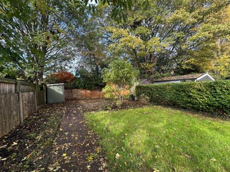 3 bedroom Semi-detached house for sale in Cadman Crescent, Fallings Park, Wolverhampton, WV10