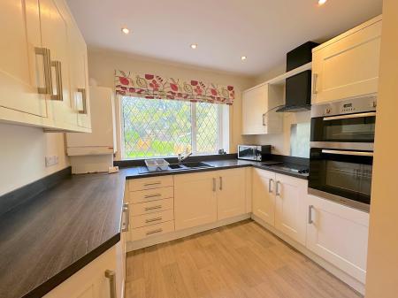 3 bedroom Semi-detached house for sale in Cadman Crescent, Fallings Park, Wolverhampton, WV10