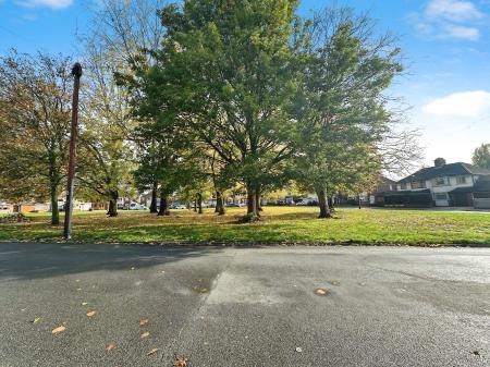 3 bedroom Semi-detached house for sale in Cadman Crescent, Fallings Park, Wolverhampton, WV10